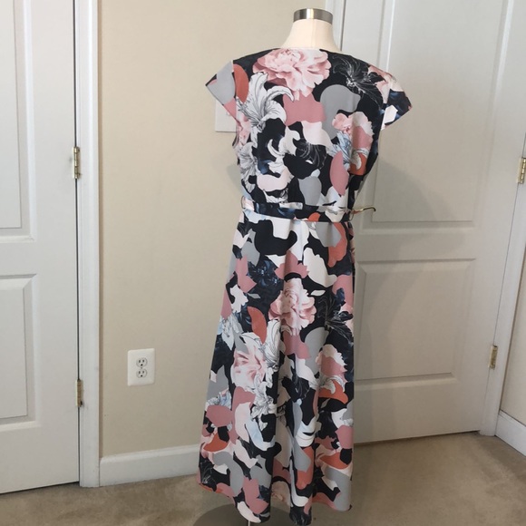 Madison Wrap Dress w/belt - Picture 4 of 4